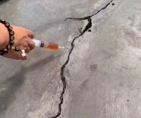 信阳混凝土裂缝修补技术详解​
